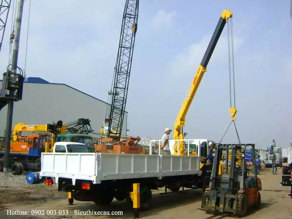 CHO THUÊ CẦN CẨU TỪ 1 TẤN ĐẾN 200 TẤN